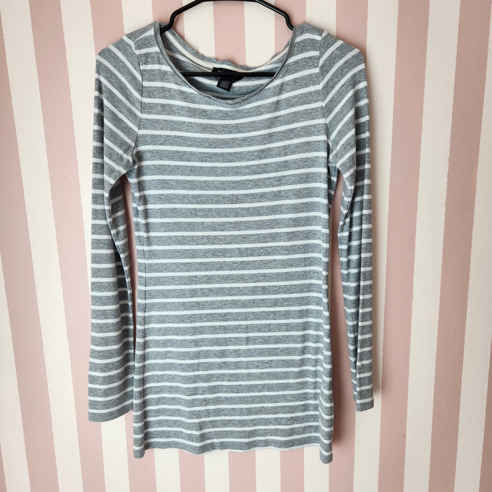 🏷White House Black Market Striped Long Sleeve Tee
